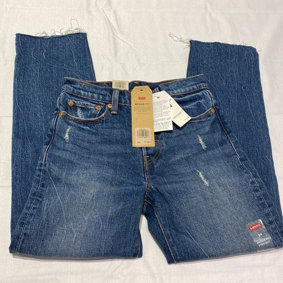 Levi’s Wedgie High Waist Straight Jeans - Picture 2 of 8